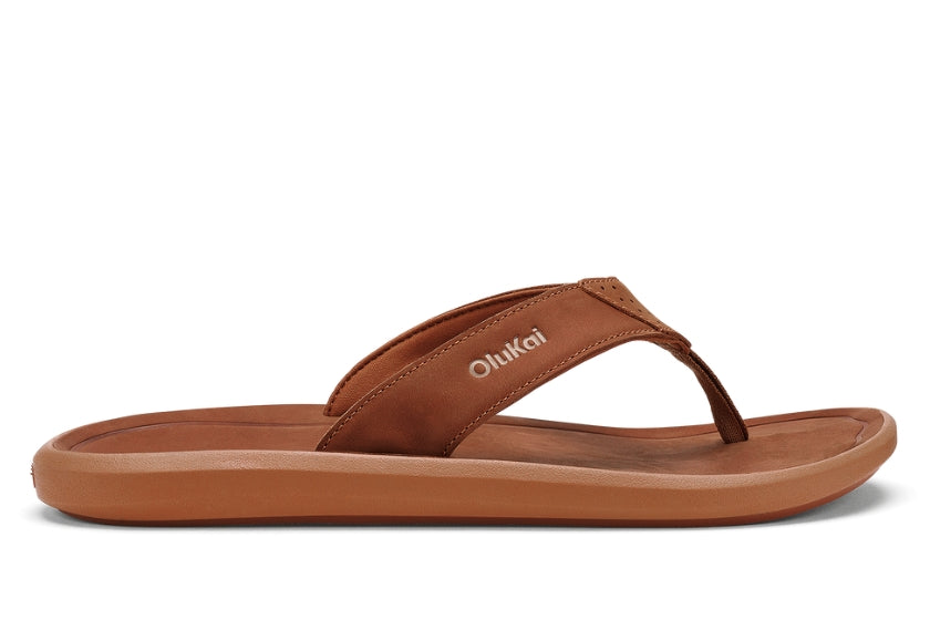 OluKai Men&#39;s Pili Waterproof Leather Sandal | Fox