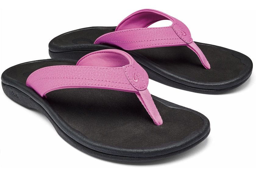 OluKai Women's ‘Ohana Flip Flops | Dragon Fruit Black