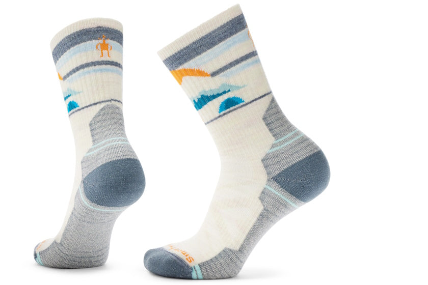 Smartwool Women&#39;s Hike Light Cushion Mountain Moon Crew Socks | Moonbeam