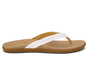 OluKai Women's Honu Leather Flip Flop Sandal White