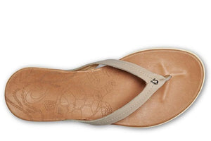 OluKai Women's Honu Leather Flip Flop Sandal | Nude leather sandal