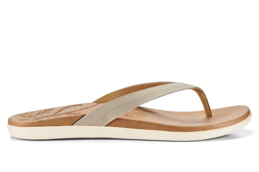 OluKai Women&#39;s Honu Leather Flip Flop Sandal Tapa Golden Sand 